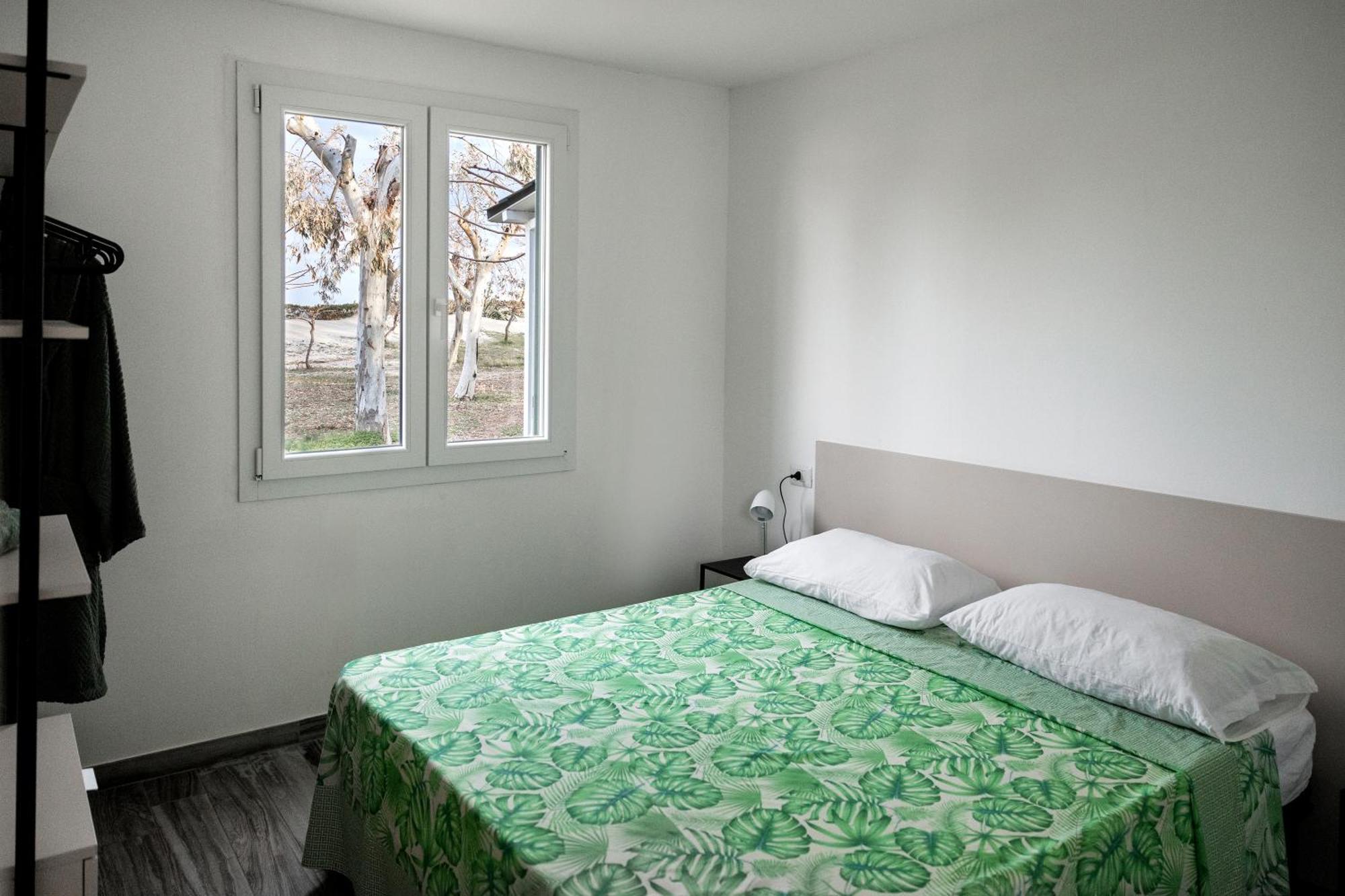 Villaggio Camping Poseidon - Bungalows & Rooms With Sea View In Nature Santa Caterina Dello Ionio Marina Екстериор снимка